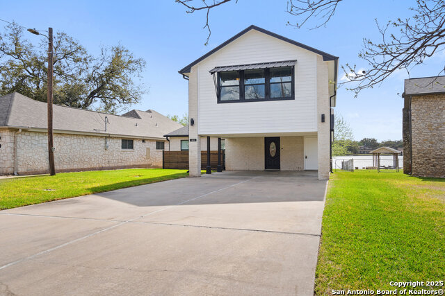 Image 10 of 41 For 411 Greenbriar Dr. W