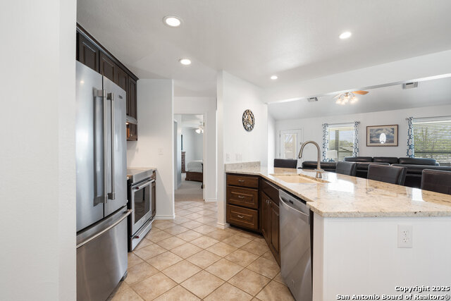 Image 13 of 41 For 411 Greenbriar Dr. W