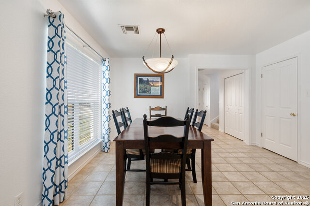 Image 14 of 41 For 411 Greenbriar Dr. W