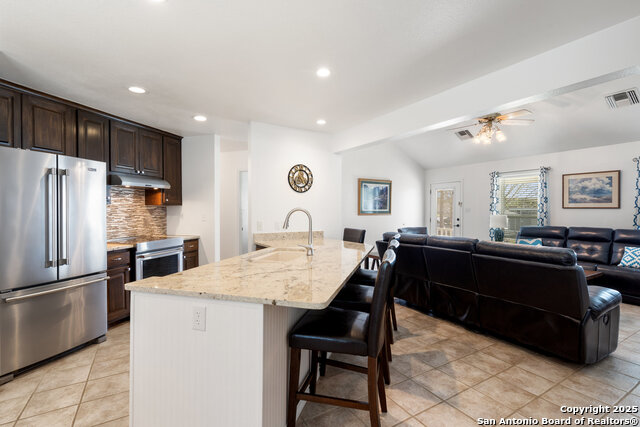 Image 15 of 41 For 411 Greenbriar Dr. W