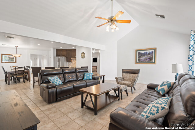 Image 16 of 41 For 411 Greenbriar Dr. W