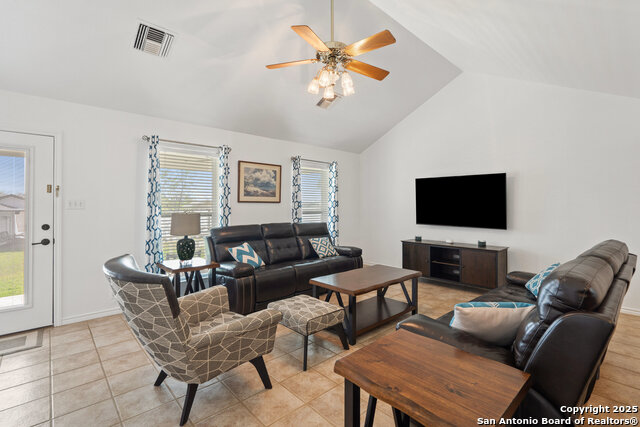 Image 17 of 41 For 411 Greenbriar Dr. W