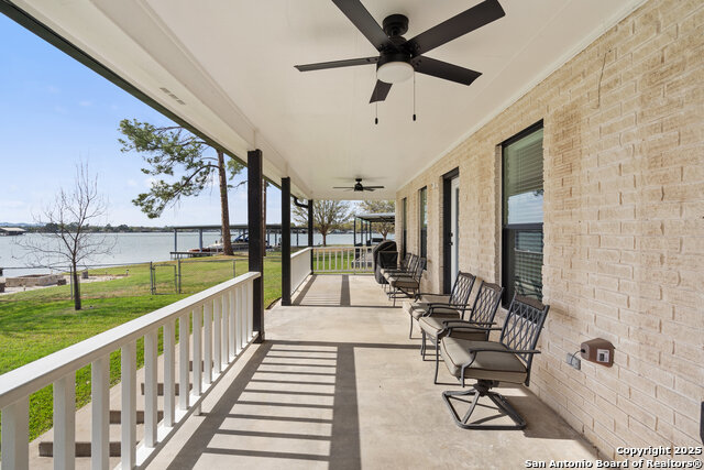 Image 18 of 41 For 411 Greenbriar Dr. W