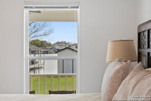 Image 20 of 41 For 411 Greenbriar Dr. W