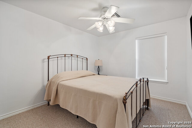 Image 24 of 41 For 411 Greenbriar Dr. W