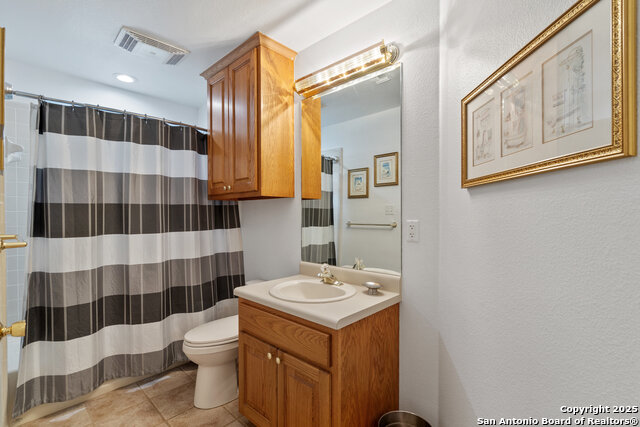 Image 25 of 41 For 411 Greenbriar Dr. W