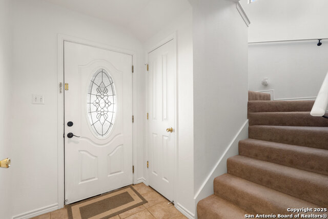 Image 27 of 41 For 411 Greenbriar Dr. W