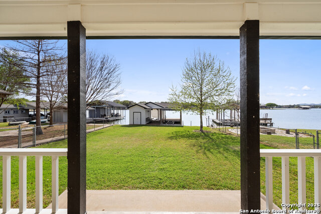 Image 33 of 41 For 411 Greenbriar Dr. W