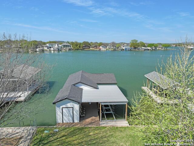 Image 6 of 41 For 411 Greenbriar Dr. W