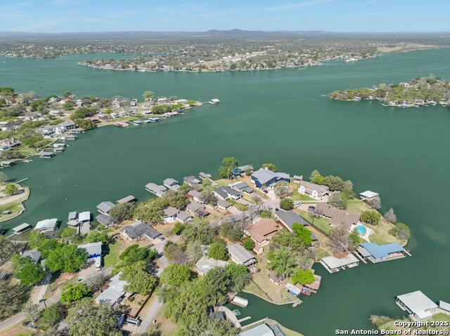 Image 9 of 41 For 411 Greenbriar Dr. W