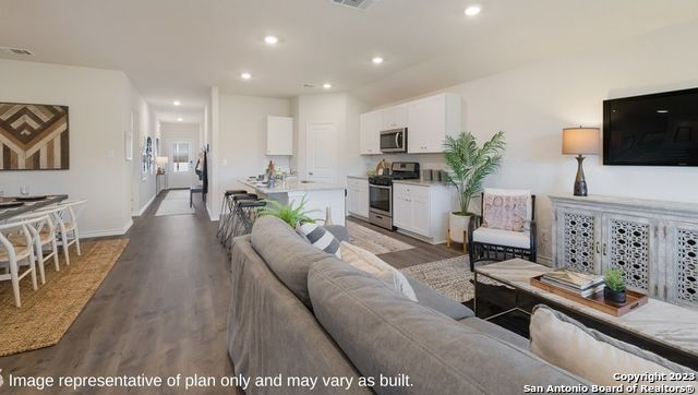 Image 13 of 35 For 21067 Watercourse Way