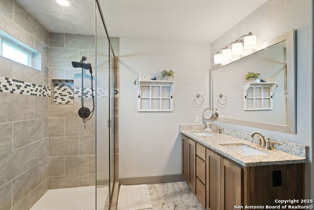 Image 20 of 27 For 223 Maxwell Dr