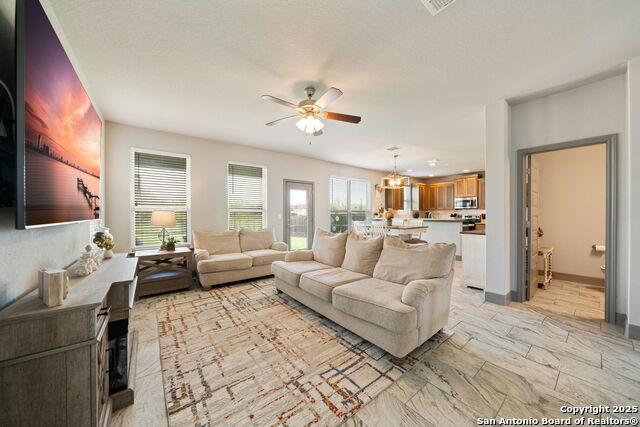 Image 6 of 27 For 223 Maxwell Dr