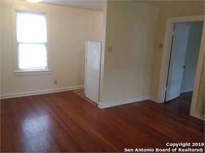 Image 2 of 12 For 221 Magnolia Ave W 4