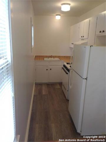 Image 4 of 12 For 221 Magnolia Ave W 4