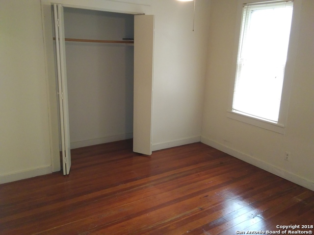 Image 6 of 12 For 221 Magnolia Ave W 4