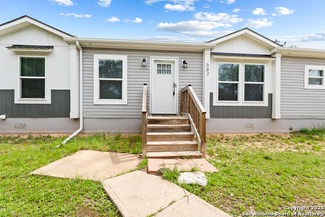 Details for 587 Inglewood, Canyon Lake, TX 78133