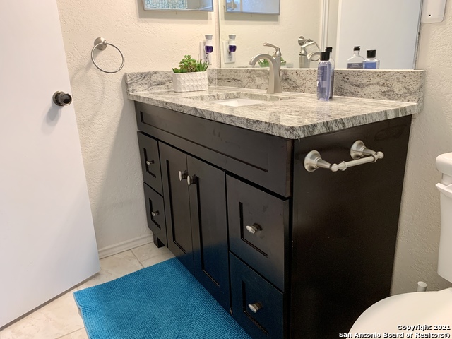 Image 18 of 28 For 8611 Datapoint Dr  11