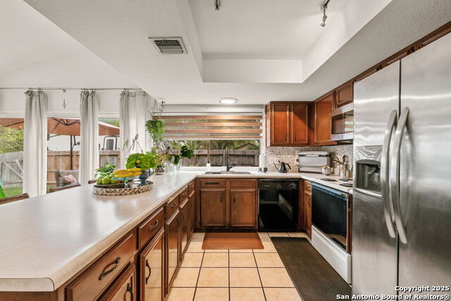 Listing photo id 16 for 6311 Harpers Ford St
