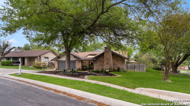 Listing photo id 1 for 6311 Harpers Ford St
