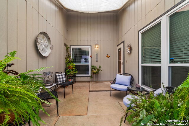 Listing photo id 4 for 6311 Harpers Ford St