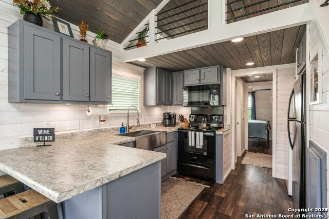 Image 10 of 34 For 5386 Ranch Road 1376 #172