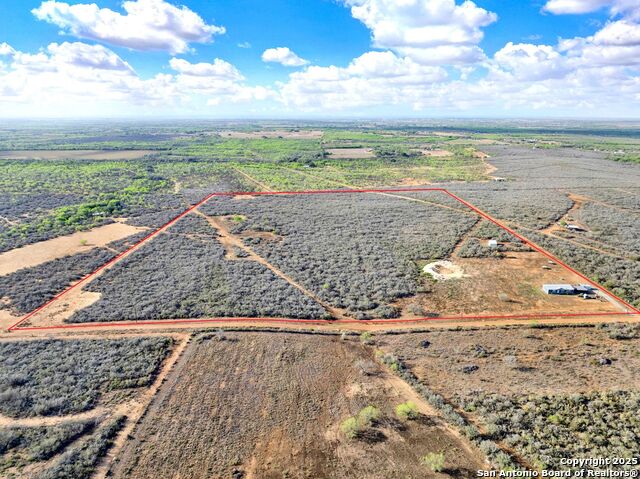 Details for 452 Pr 6620  , Devine, TX 78016