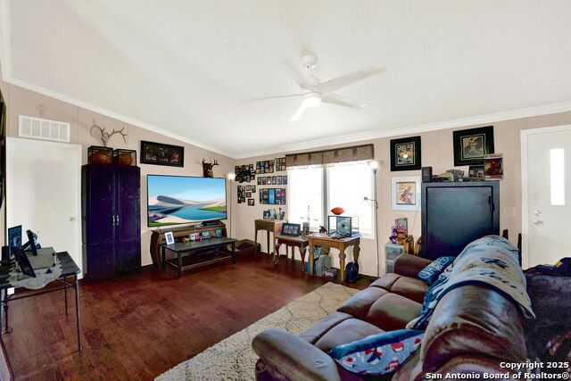 Listing photo id 28 for 452 Pr 6620