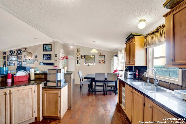 Listing photo id 40 for 452 Pr 6620
