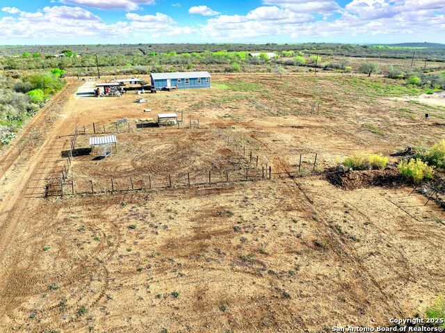 Listing photo id 7 for 452 Pr 6620