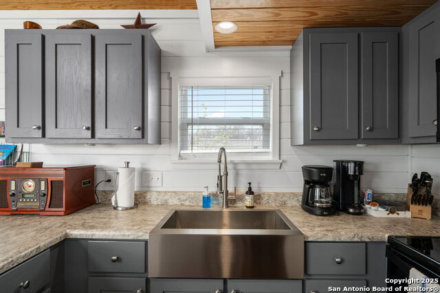 Image 12 of 36 For 5386 Ranch Road 1376 #4