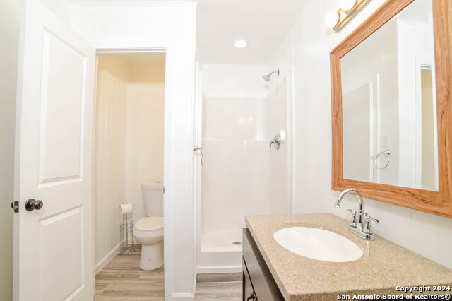 Image 10 of 16 For 215 Greenlawn Ave  B