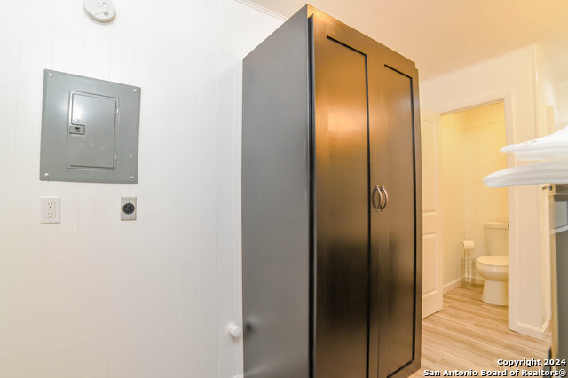 Image 12 of 16 For 215 Greenlawn Ave  B