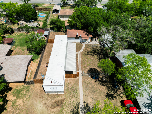 Image 15 of 16 For 215 Greenlawn Ave  B