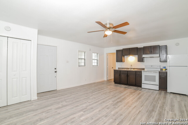 Image 4 of 16 For 215 Greenlawn Ave  B