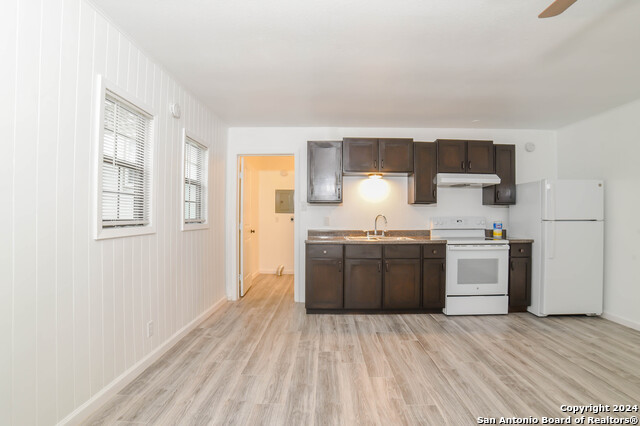 Image 5 of 16 For 215 Greenlawn Ave  B