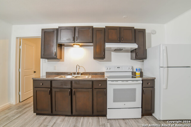 Image 6 of 16 For 215 Greenlawn Ave  B