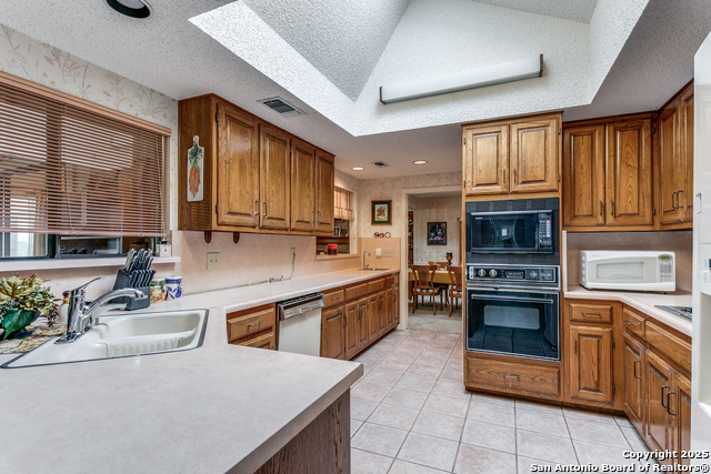 Image 10 of 25 For 6007 Royal Breeze