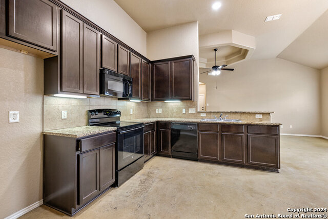 Image 5 of 16 For 264 Rosalie Dr