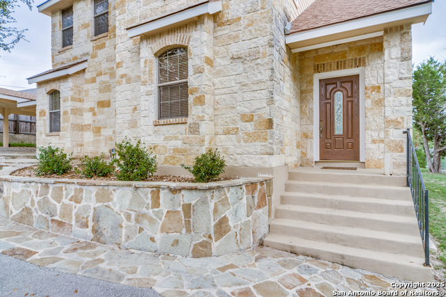 Image 5 of 25 For 146 Creekview Dr