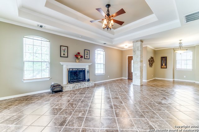 Image 7 of 25 For 146 Creekview Dr