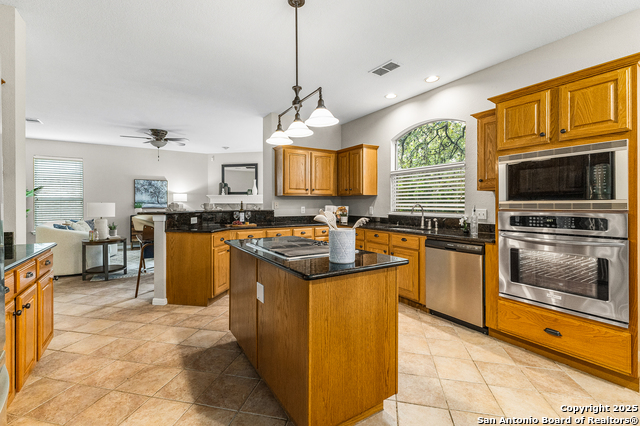 Image 11 of 30 For 13911 Laurelbrook