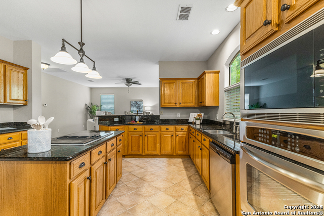 Image 12 of 30 For 13911 Laurelbrook