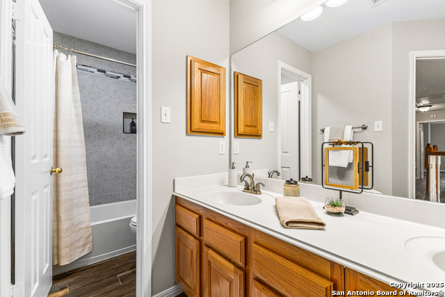Image 16 of 30 For 13911 Laurelbrook