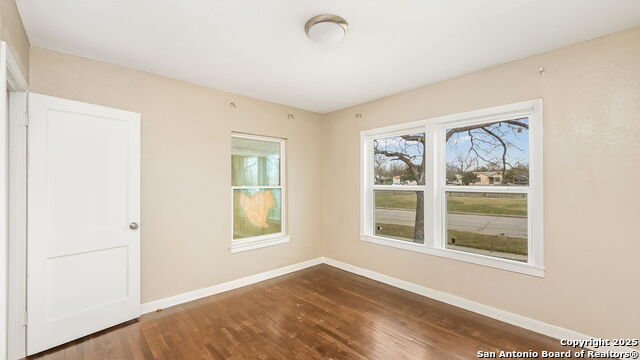 Image 15 of 18 For 1502 Beacon Ave