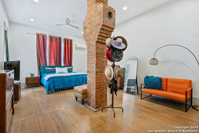 Listing photo id 17 for 248 Post