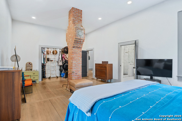 Listing photo id 19 for 248 Post