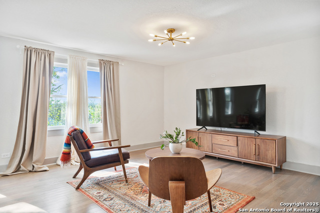 Listing photo id 25 for 248 Post