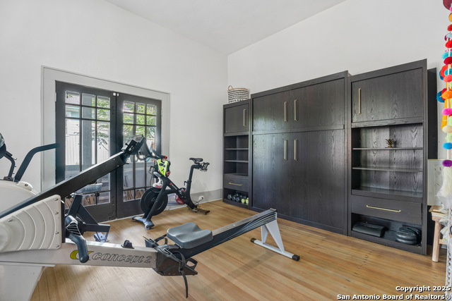 Listing photo id 28 for 248 Post
