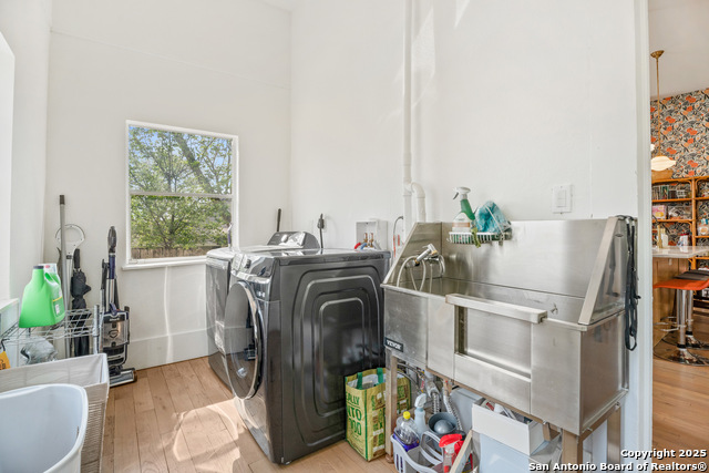 Listing photo id 32 for 248 Post